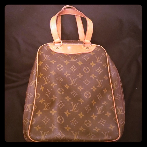 Authentic Louis Vuitton Excursion Monogram Bag - Picture 1 of 7